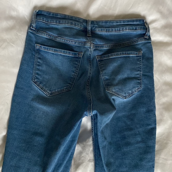 Old navy skinny/straight leg jeans, like new - Picture 3 of 3